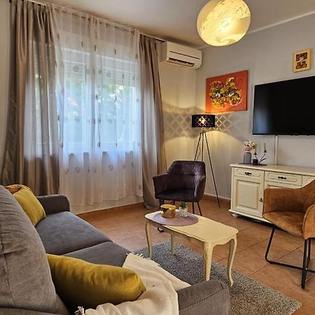 Holiday Home Istra With Jacuzzi Medulin Exterior photo