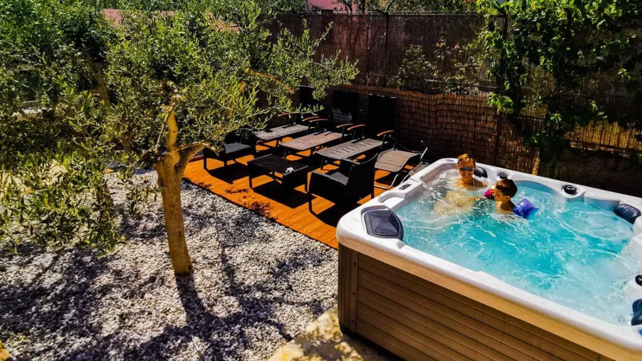 Holiday Home Istra With Jacuzzi Medulin Exterior photo