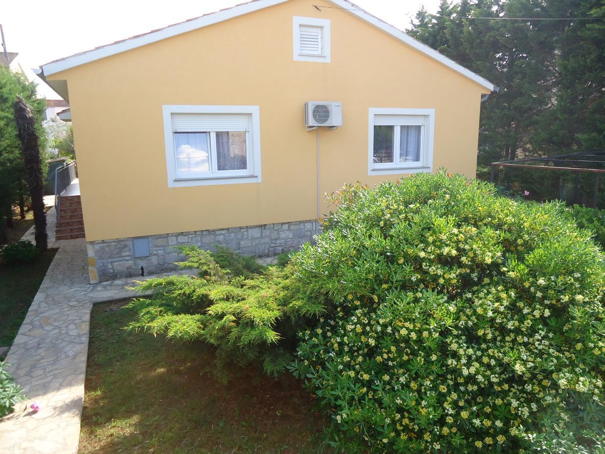 Holiday Home Istra With Jacuzzi Medulin Exterior photo